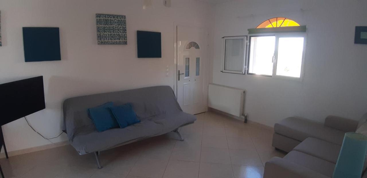 Theasis House Appartement Khelmáta Buitenkant foto