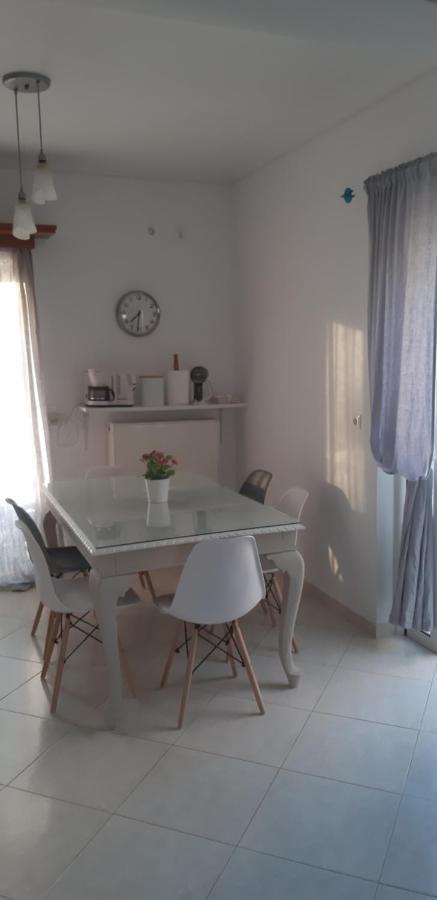 Theasis House Appartement Khelmáta Buitenkant foto